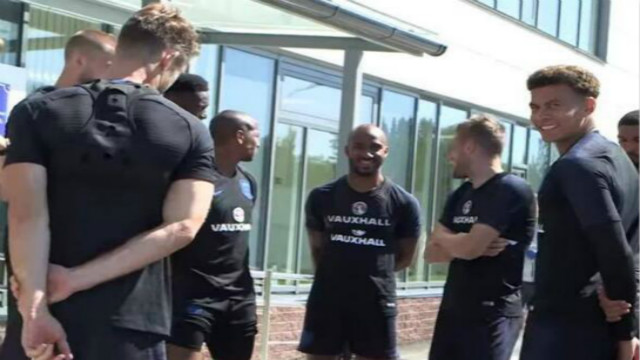 英格兰国脚自费聘请保镖保护家人安全